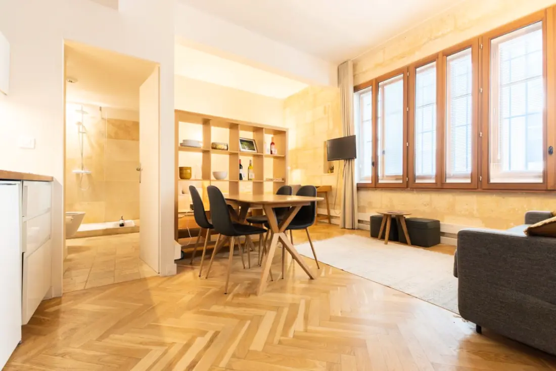 Kiváló, tipikusan bordeaux-i apartman a hipercentrumban 2 Csillagok★★ 4 fő részére2 Csillagok★★