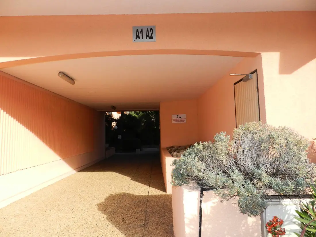 Amiraute Residence
