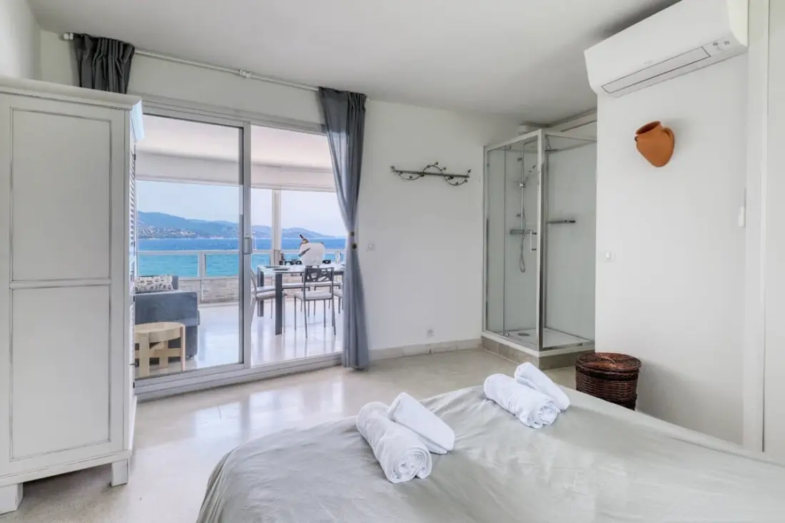 Residence Magnifico Appartamento Front De Mer - 6 Persone