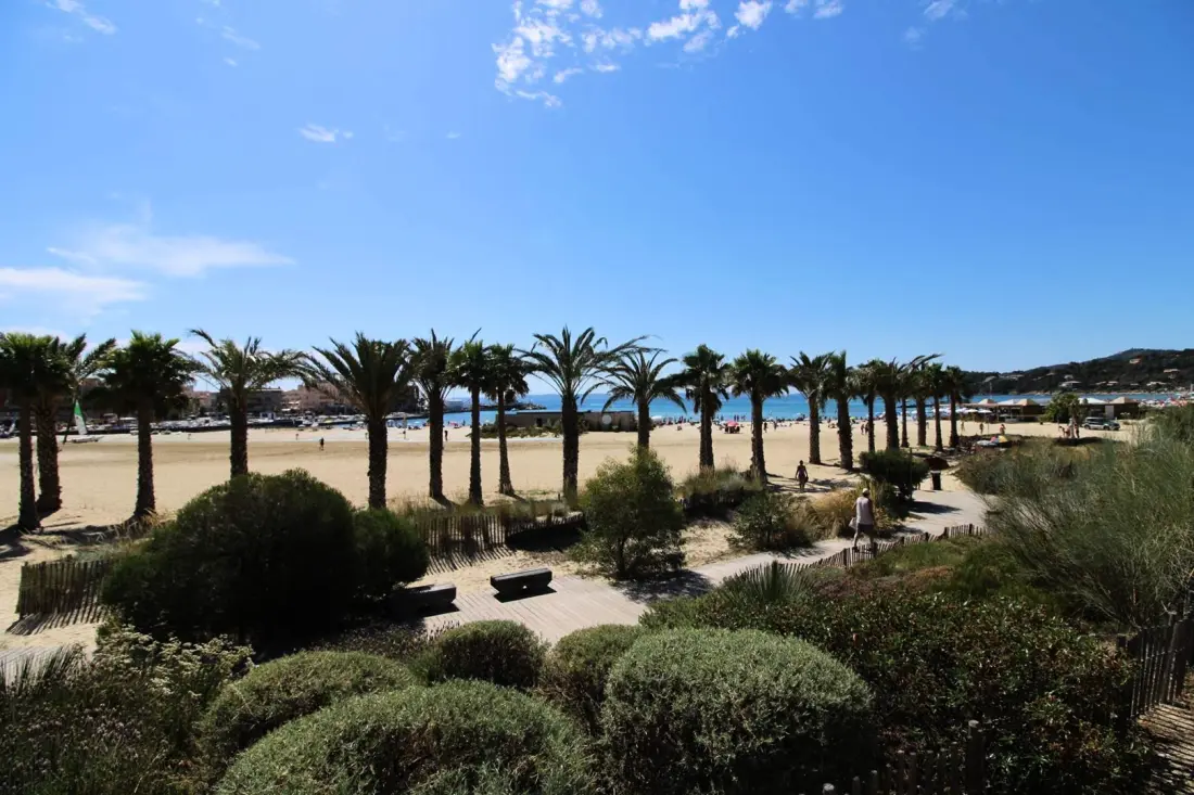 Voile Bleue Residence