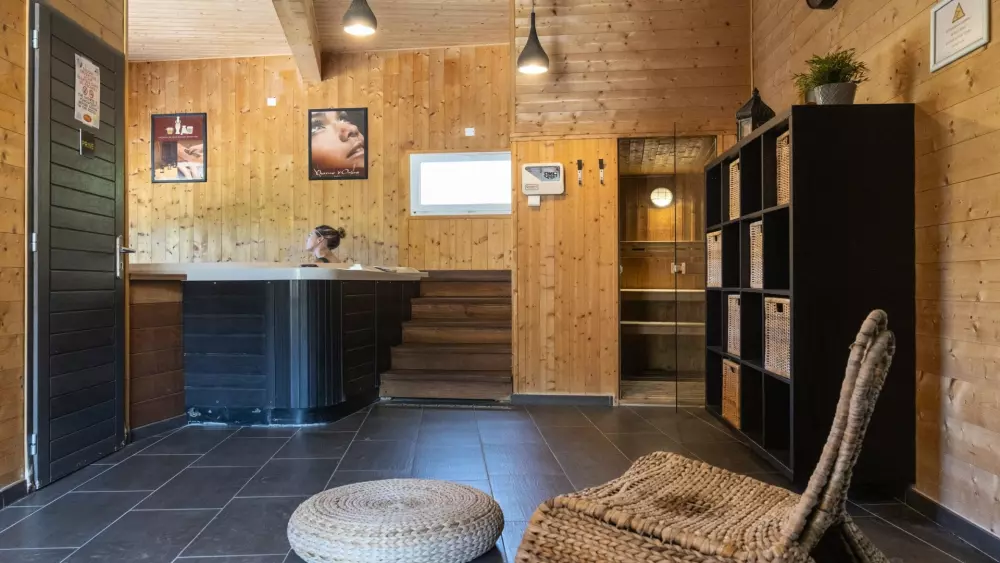 Campsite Yelloh Village Les Bois du Châtelas 4 Stars★★★★