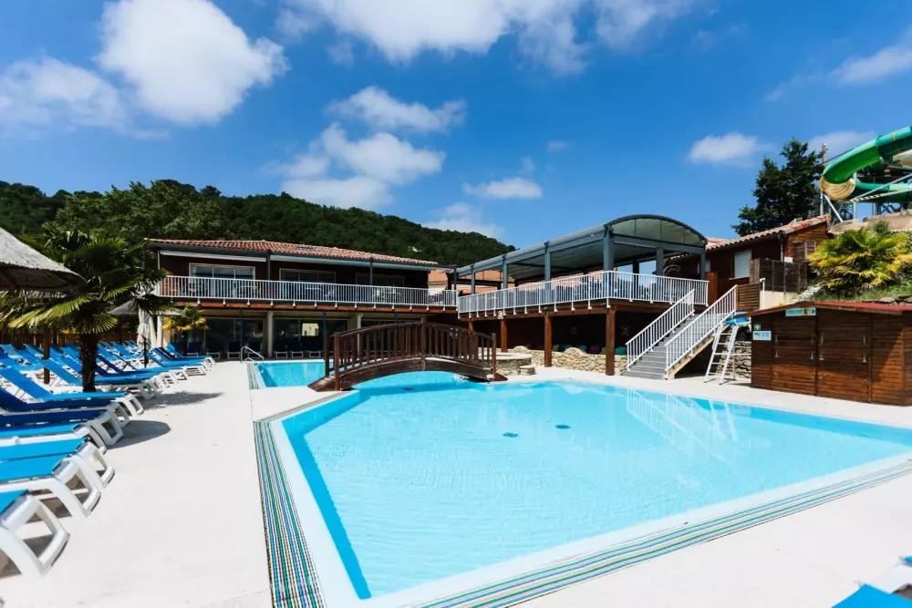 Campsite Yelloh Village Les Bois du Châtelas 4 Stars★★★★