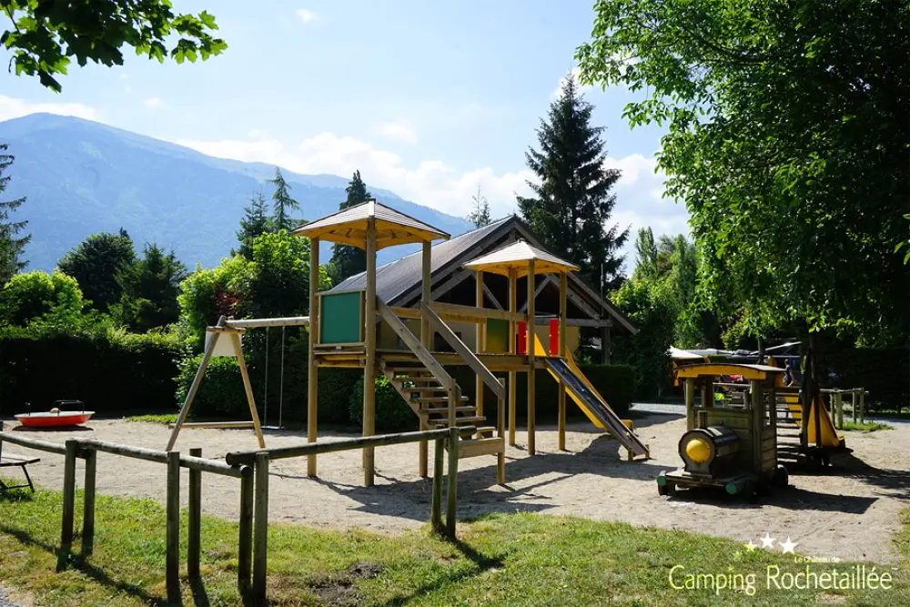 Camping Le Château de Rochetaillée 4 étoiles★★★★
