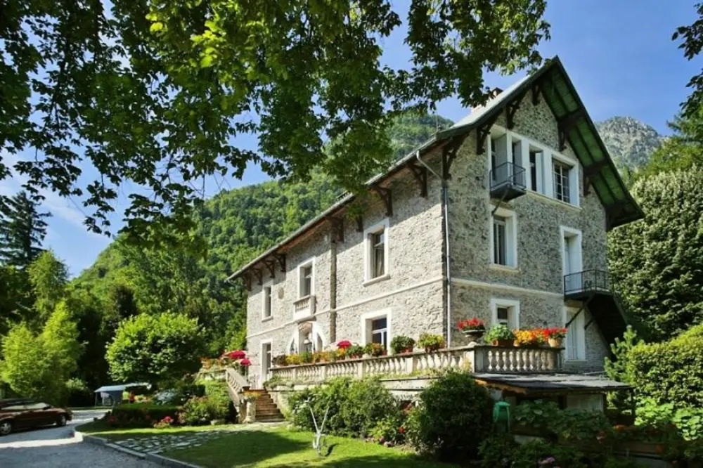 Camping Le Château de Rochetaillée 4 étoiles★★★★