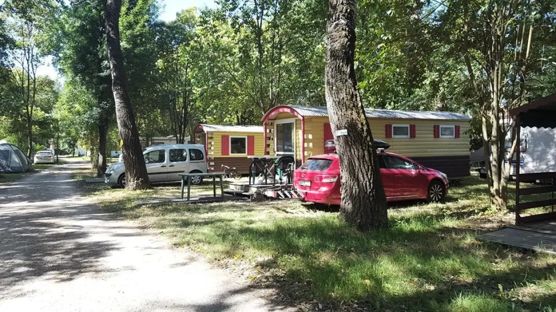 CAMPING DU LION 3 Estrellas★★★