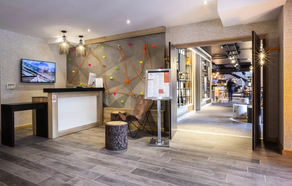 Hotel Base Camp Lodge Bourg Saint Maurice - Breakfast included