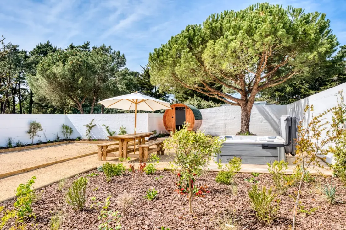 Villa Belvedere: Nézet, Úszómedence, Jacuzzi, Szauna, Petanque, 15 pers