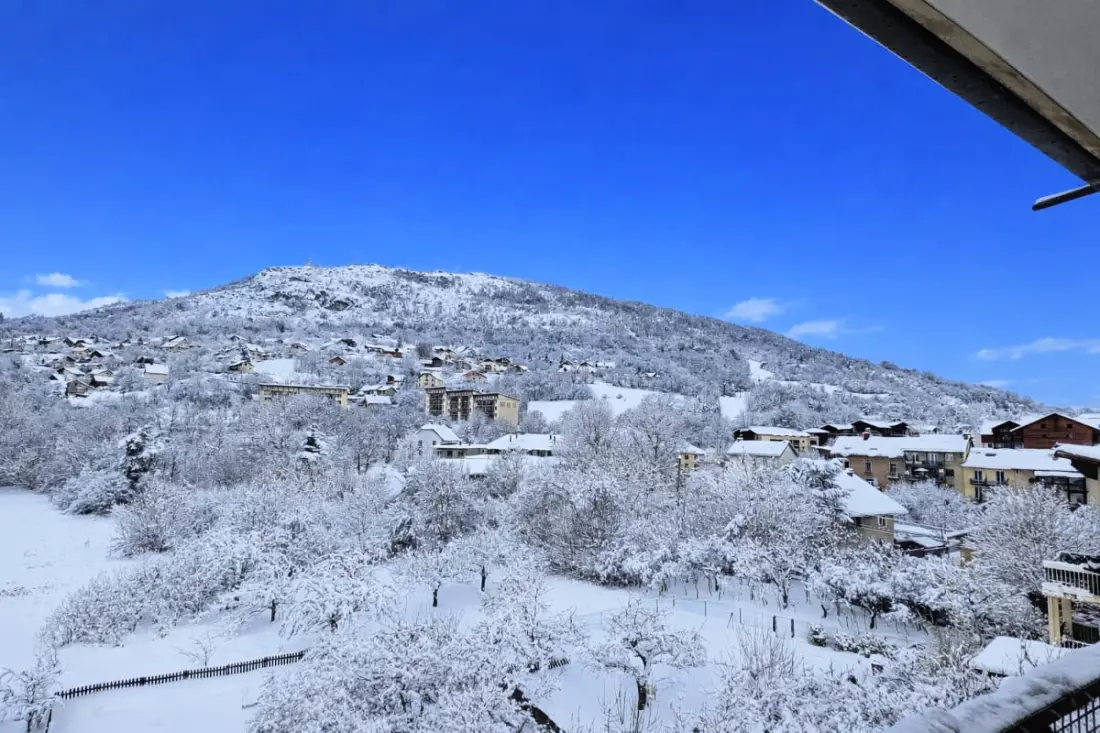 Kényelmes 30m2: Balcony és Mountain View