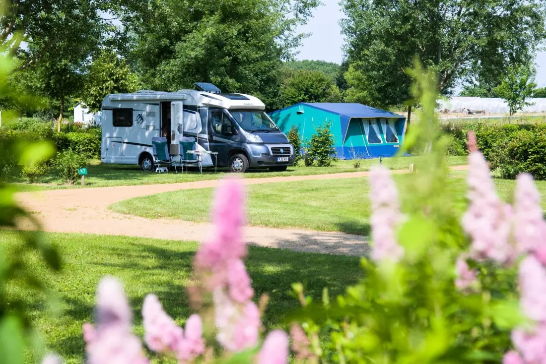 Camping de l 'Etang Sites and Landscape 4 Gwiazdy★★★★ 4 Gwiazdy★★★★ 4 Gwiazdy★★★★ 4 Gwiazdy★★★★