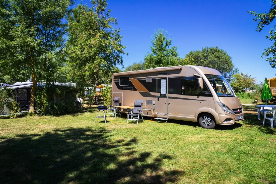 Camping de l 'Etang Sites and Landscape 4 Gwiazdy★★★★ 4 Gwiazdy★★★★ 4 Gwiazdy★★★★ 4 Gwiazdy★★★★