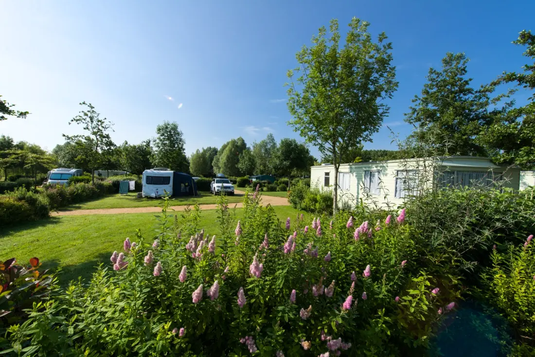 Camping de l 'Etang Sites and Landscape 4 Gwiazdy★★★★ 4 Gwiazdy★★★★ 4 Gwiazdy★★★★ 4 Gwiazdy★★★★