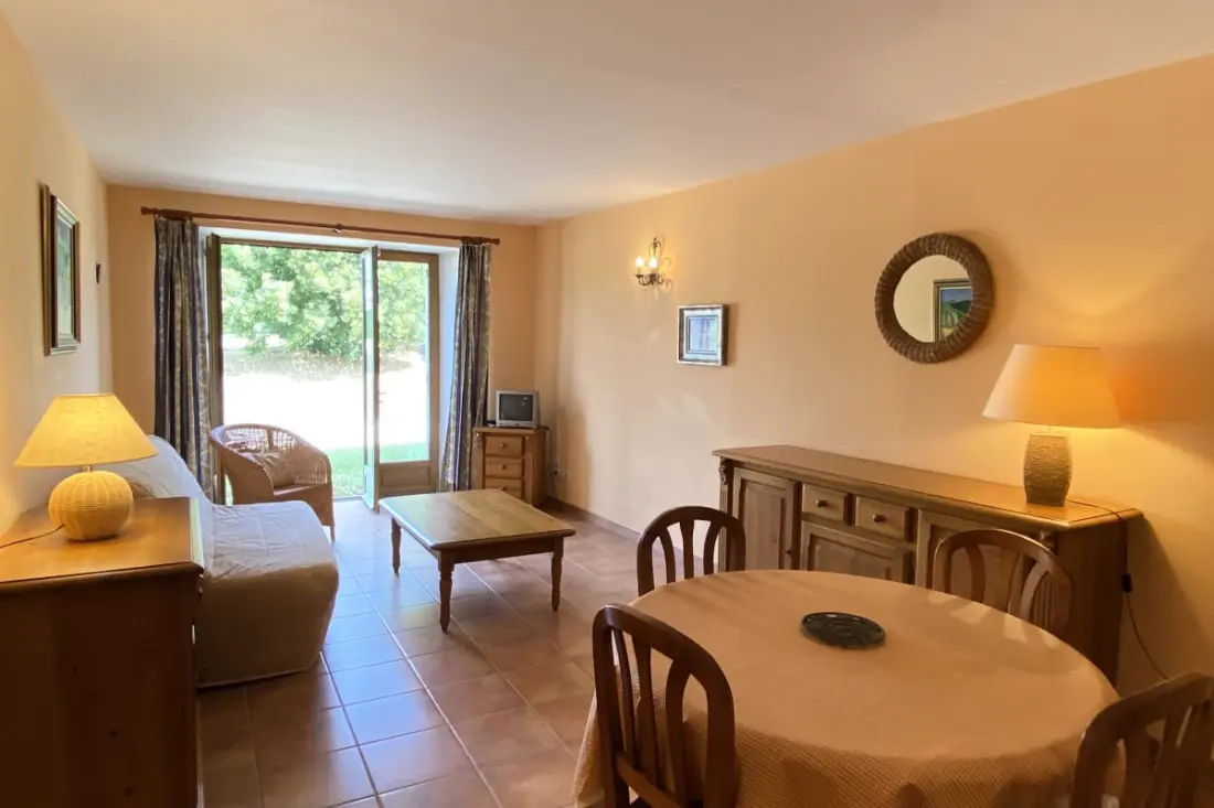 04b2 : Beautiful Studio in a Provençal Mas - Swimming pool