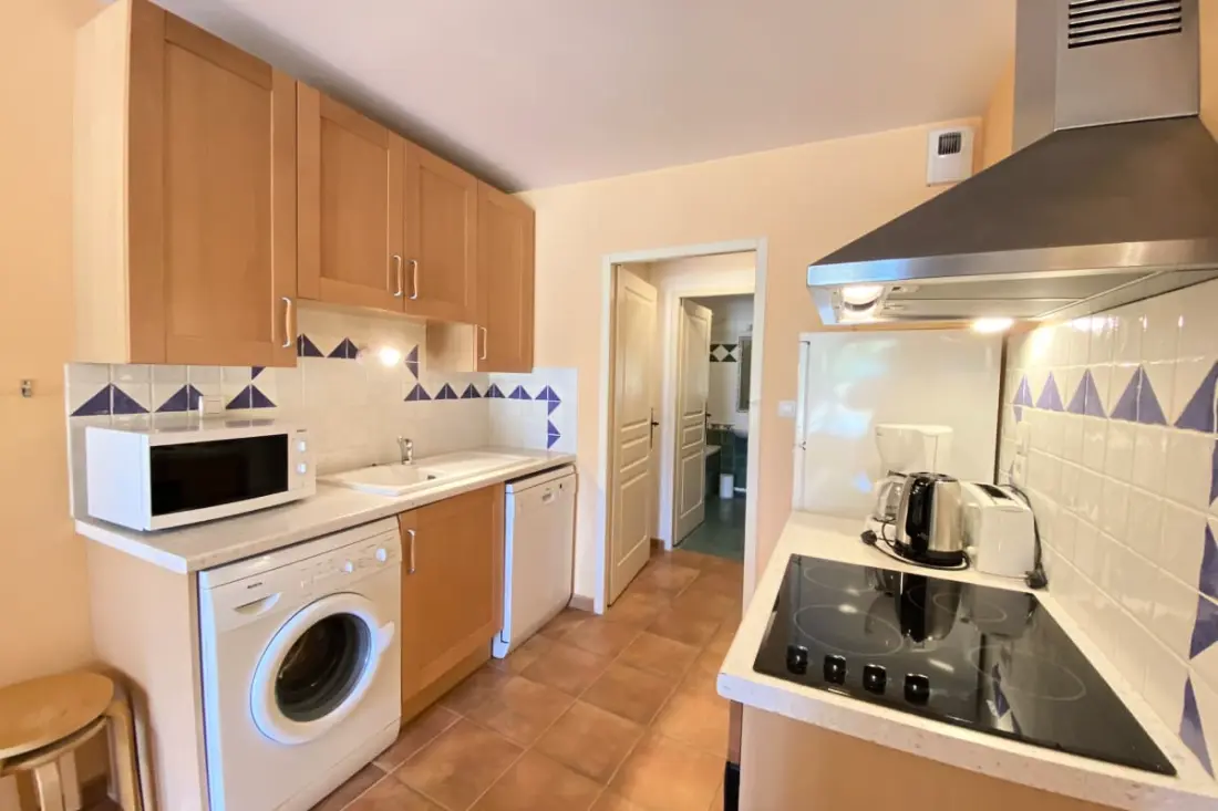 04b2 : Beautiful Studio in a Provençal Mas - Swimming pool