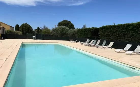 04b3: Beau T3 Au Coeur Des Lavandes - Piscine