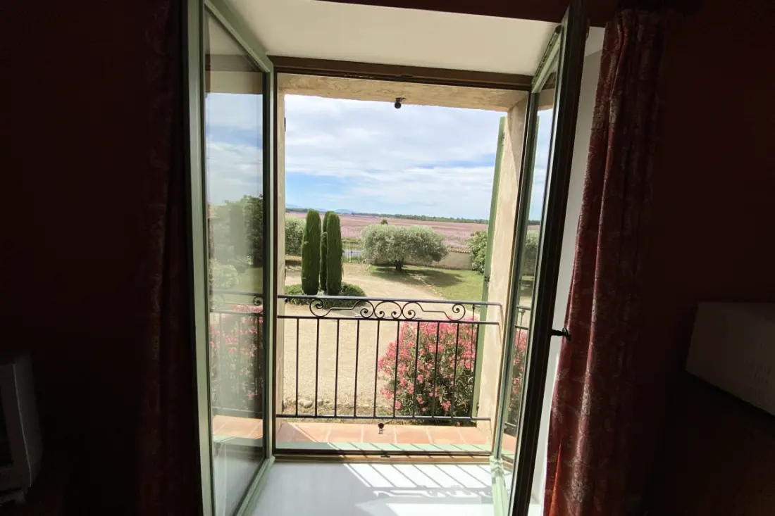 04b4 : Beautiful Studio in a Provençal Mas - Swimming pool