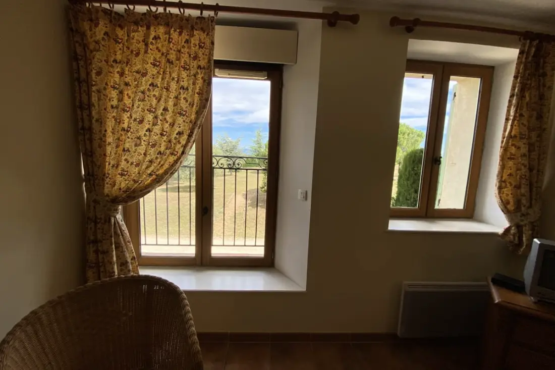 04b5 : Beautiful Studio in a Provençal Mas - Swimming pool