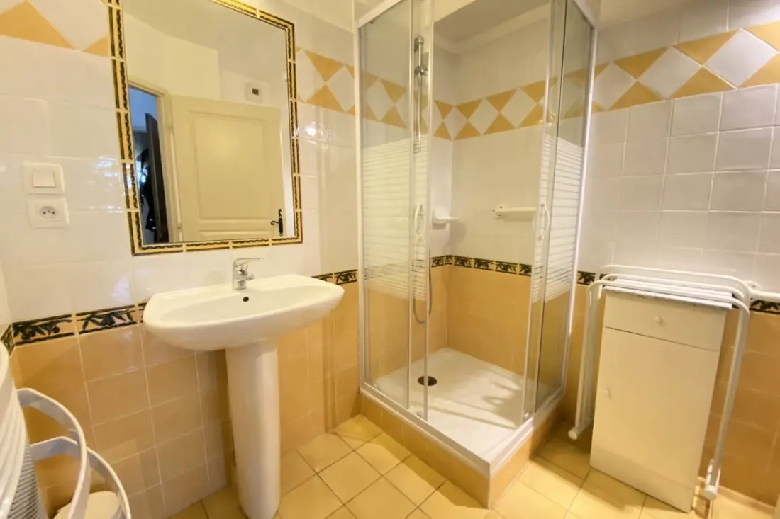 04b6 : Beautiful Studio in a Provençal Mas - Swimming pool