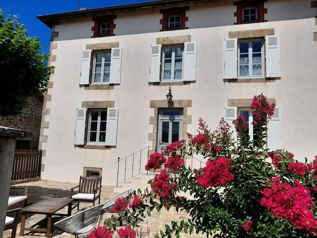 Gîte de France Het huis van Eugénie 3 oren