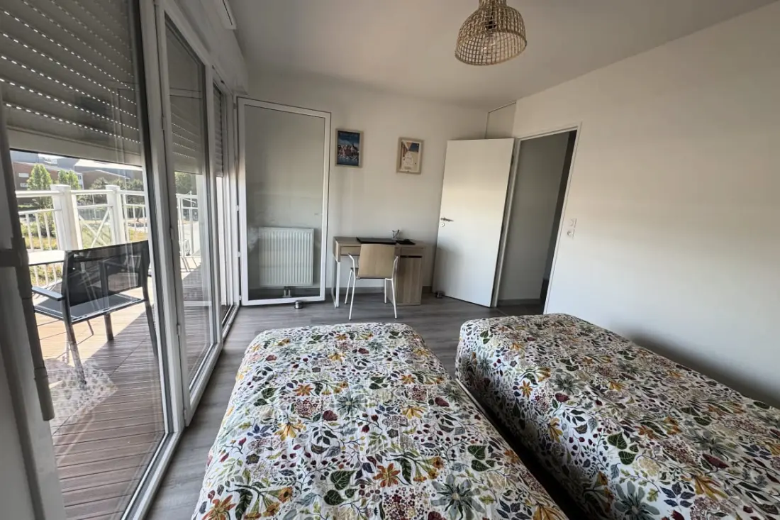 Appartement 2 Chambres Avec Balcon, Proche Mer