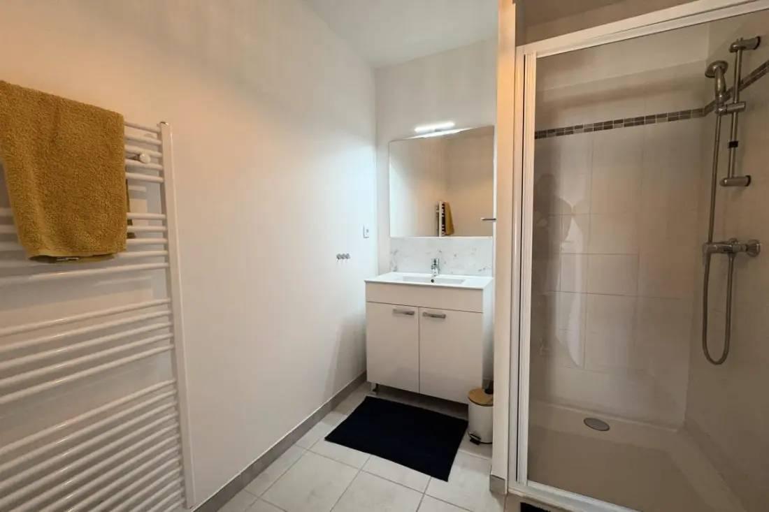 Appartement 2 Chambres Avec Balcon, Proche Mer