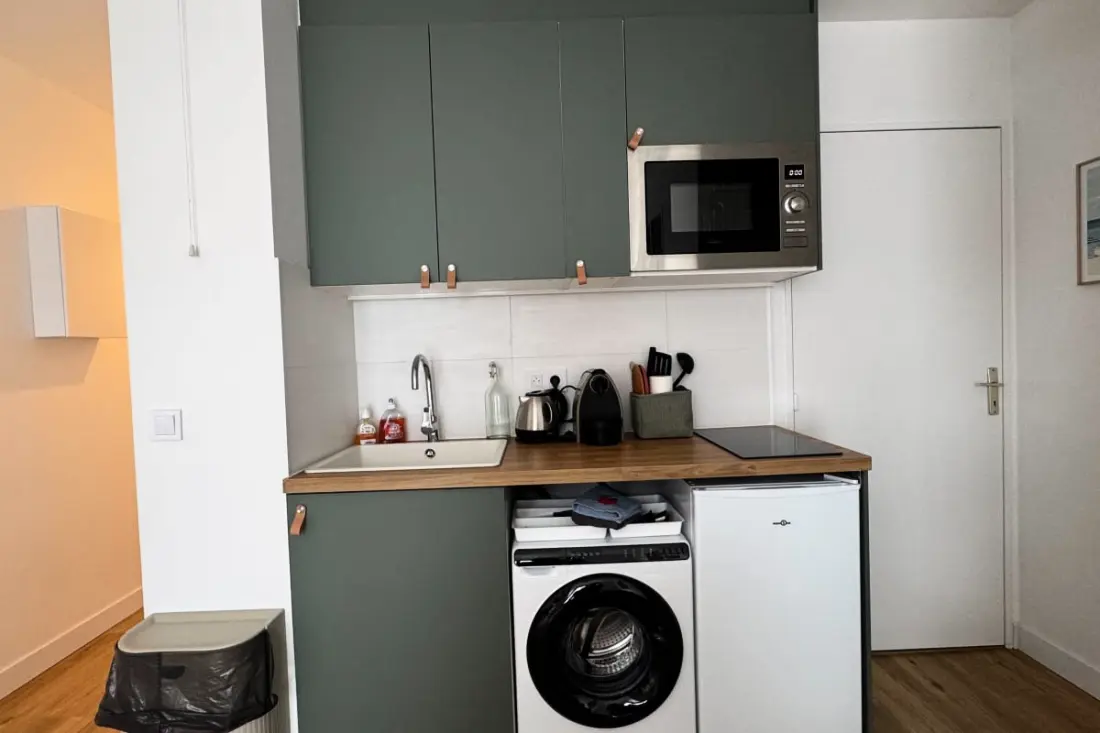 Felújított apartman kilátással és parkolóval Cabourgban