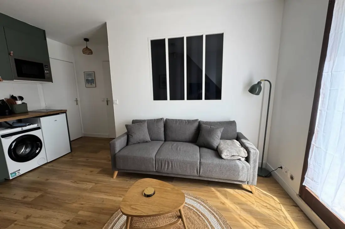 Felújított apartman kilátással és parkolóval Cabourgban