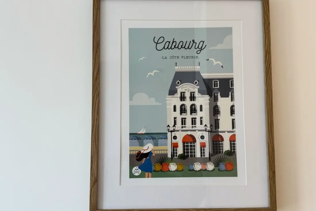 Felújított apartman kilátással és parkolóval Cabourgban