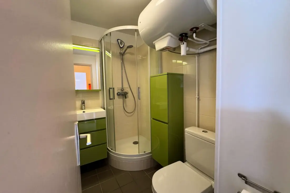 Renovated & Luminous Apartman - Közvetlen tengeri hozzáférés