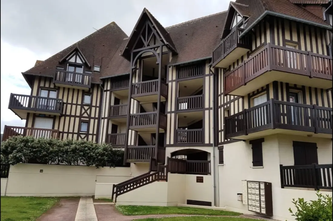 Balcony 350 M De La Plage
