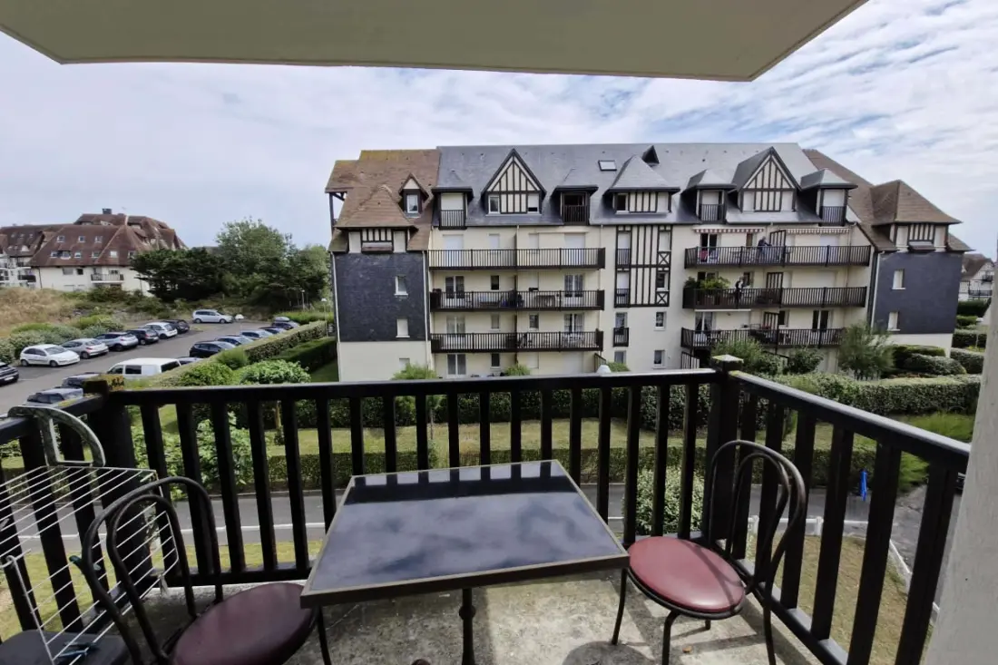 T2 A Balcony Côté De La Plage de Cabourgban
