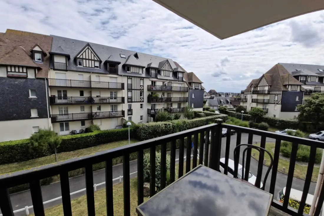 T2 A Balcony Côté De La Plage de Cabourgban