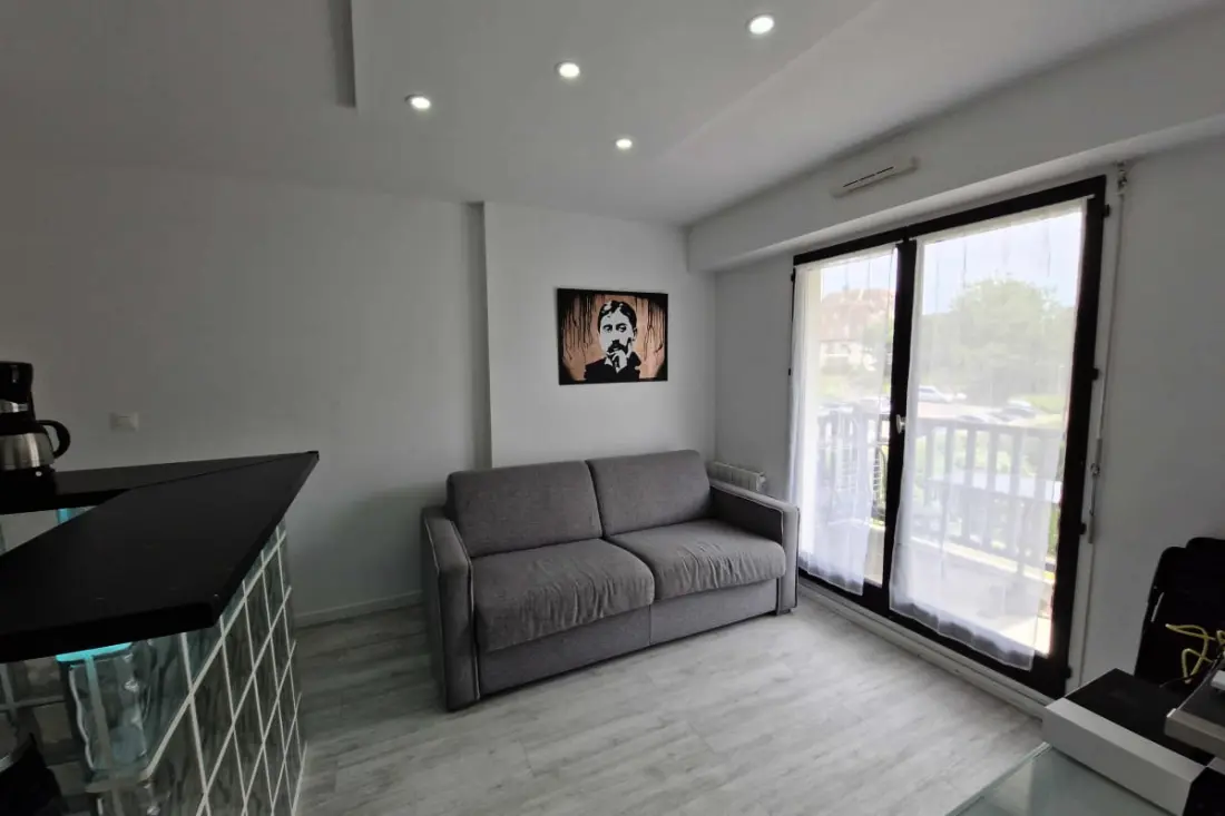 T2 A Balcony Côté De La Plage de Cabourgban