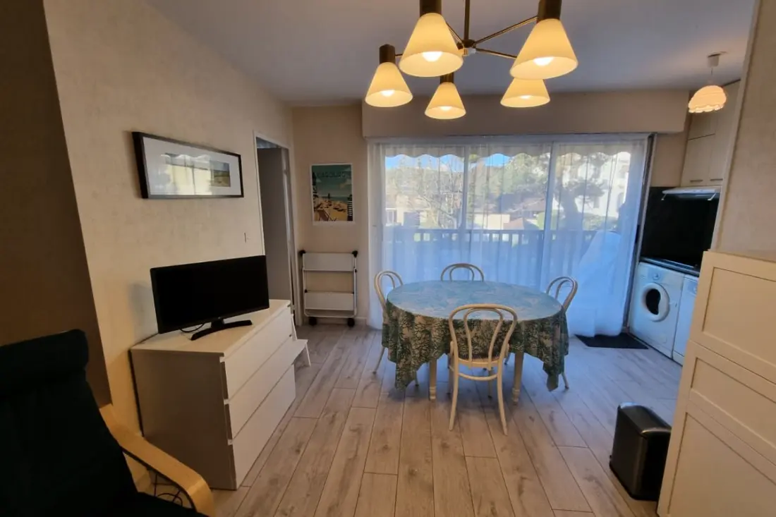 Gyönyörű balkáni apartman Cabourgban