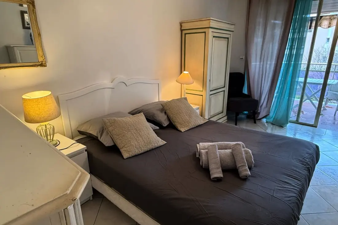Apartment mit Terrasse auf 100m De La Plage