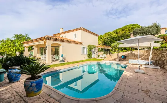 Belle Maison Avec Piscine Privée à cagnes-sur-mer