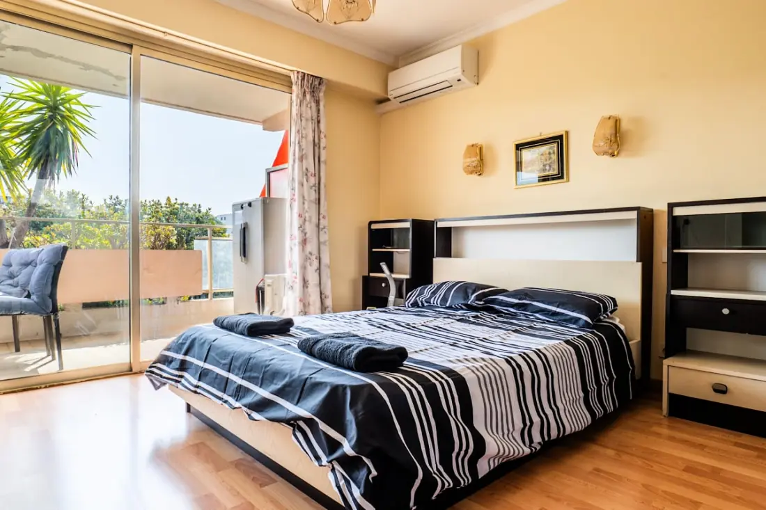 Wohnung mit Pool in der Nähe von De La Mer