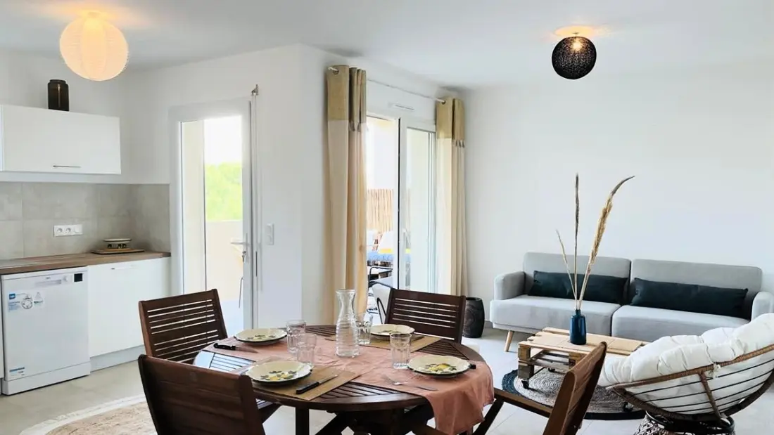 Elisa Residence