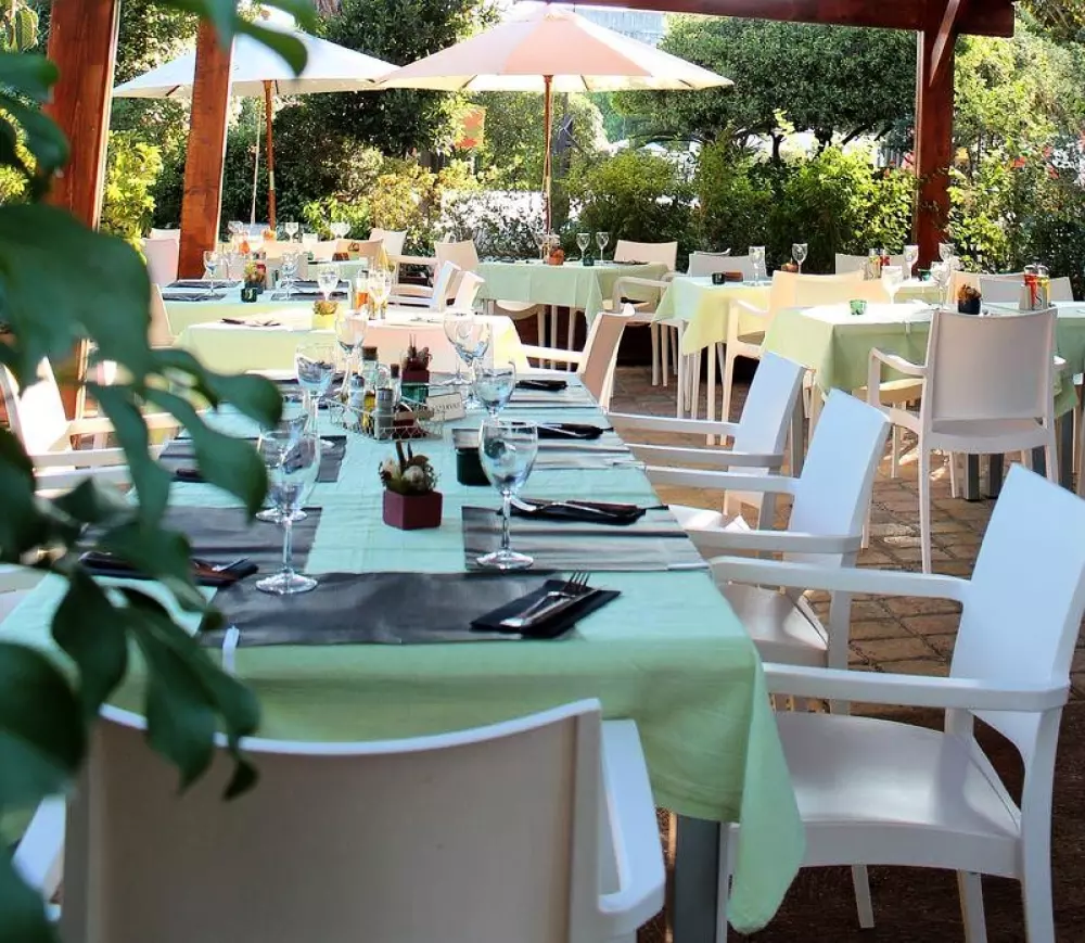 CAMPING GLOBO BARCELONA 4 Stars★★★★