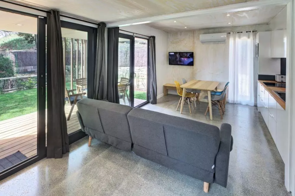 CAMPING GLOBO BARCELONA 4 Stars★★★★