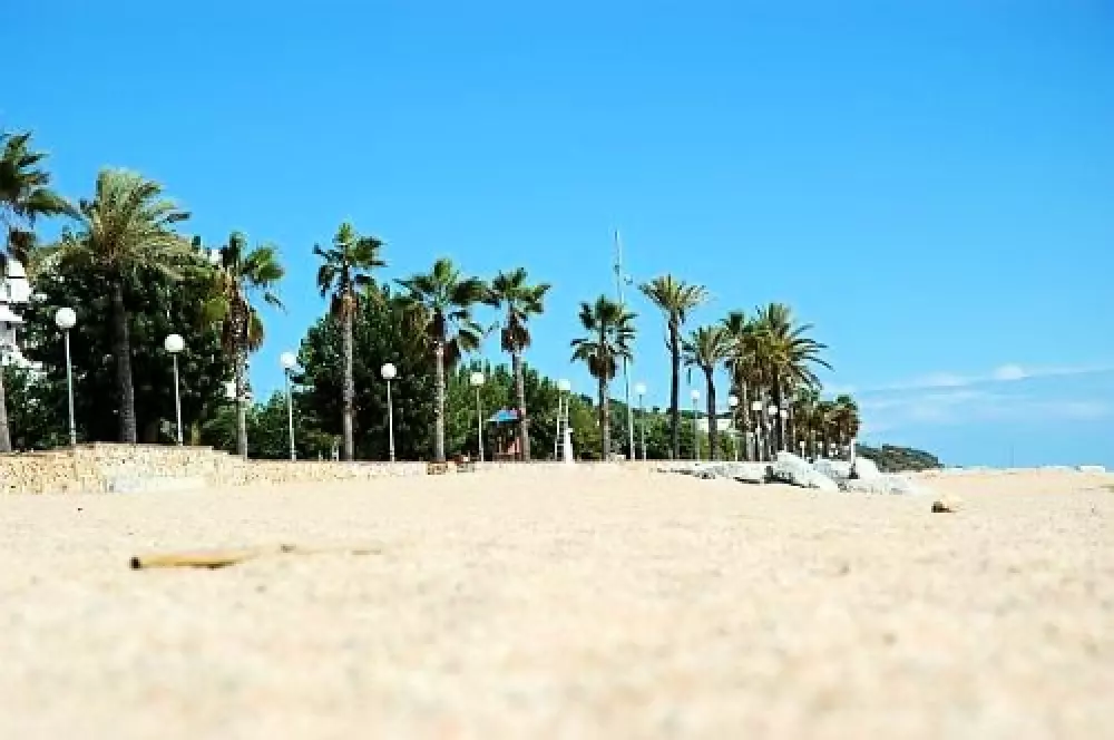 CAMPING GLOBO BARCELONA 4 Stars★★★★