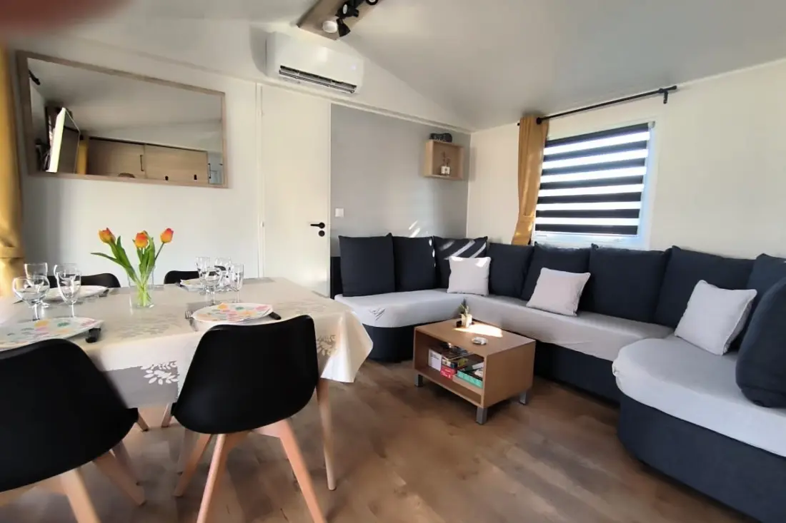 Résidence Mobilhome 3 Chambres Avec Terrasse Et Magnifique Jardin
