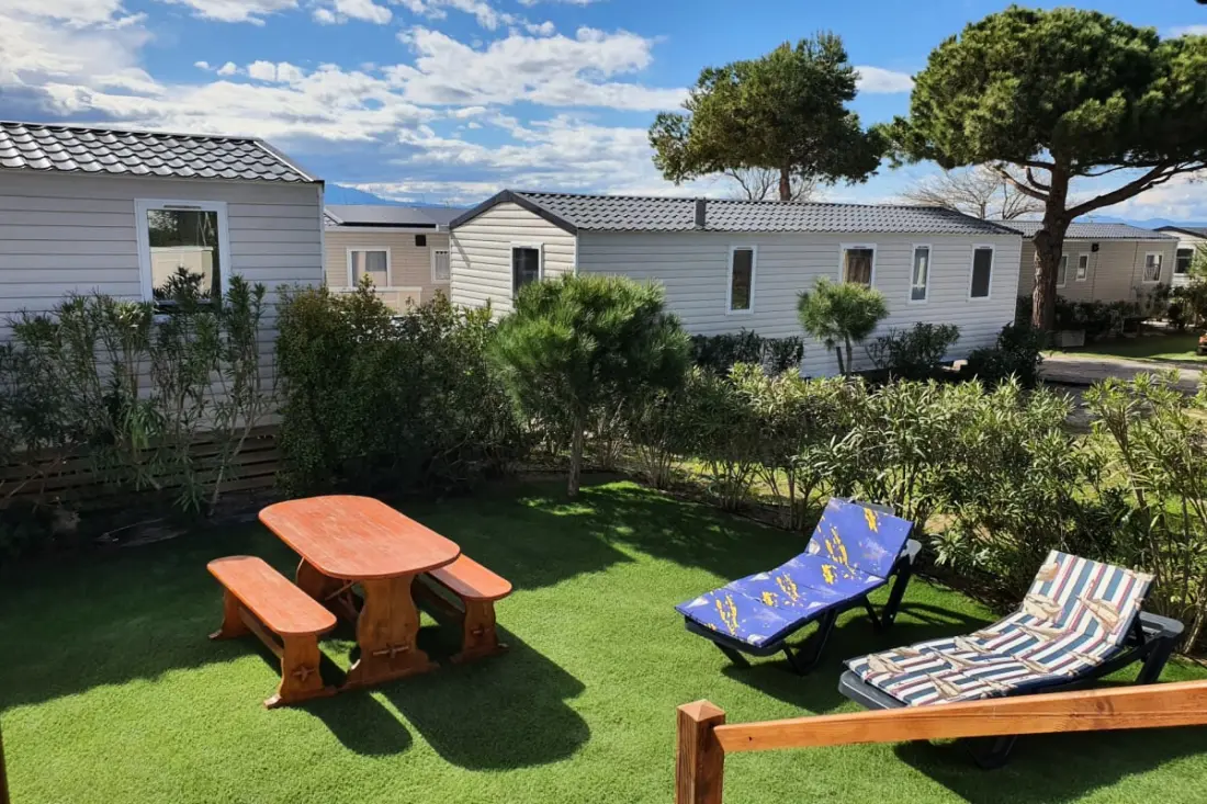Résidence Mobilhome 3 Chambres Avec Terrasse Et Magnifique Jardin
