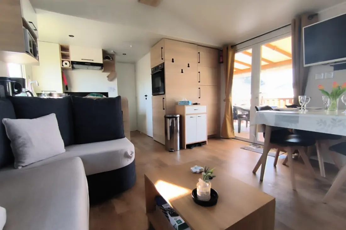 Résidence Mobilhome 3 Chambres Avec Terrasse Et Magnifique Jardin