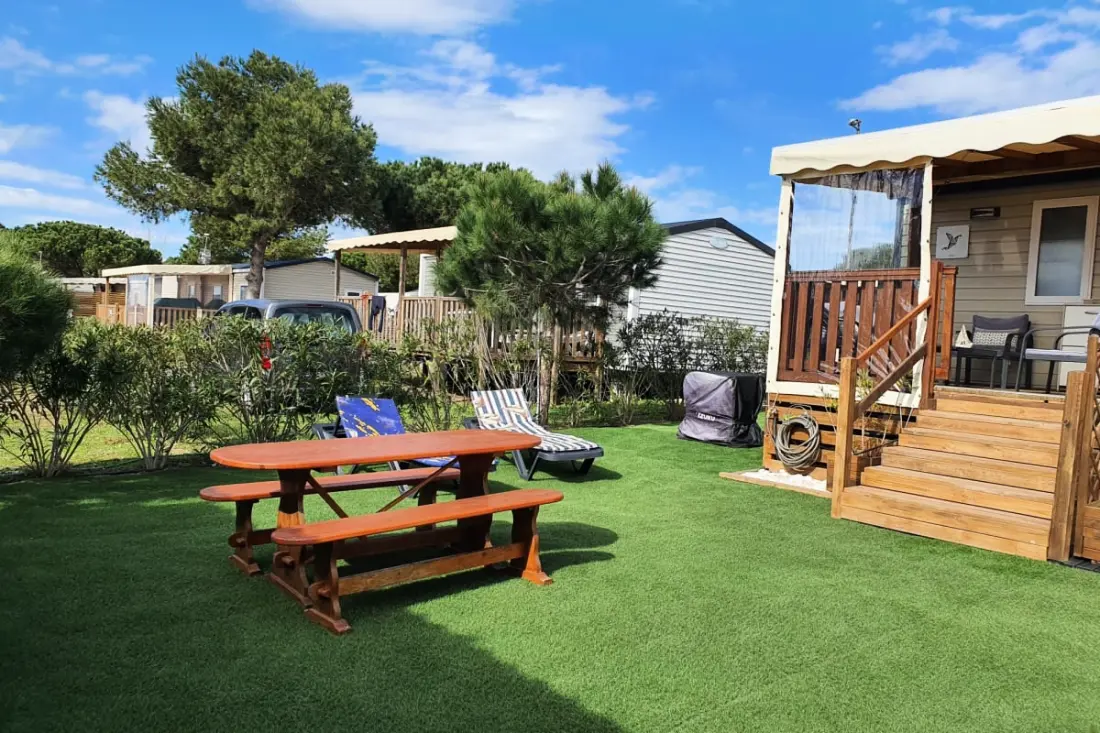 Résidence Mobilhome 3 Chambres Avec Terrasse Et Magnifique Jardin
