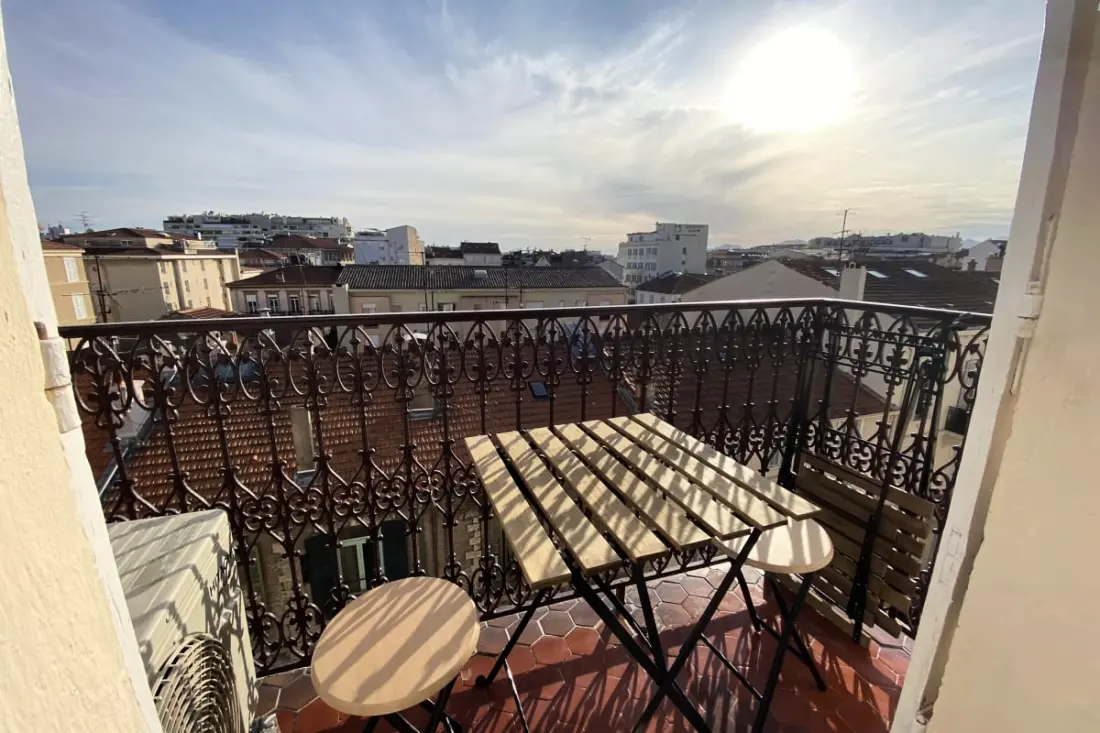 06cj: Gyönyörű apartman Au Coeur De Cannes