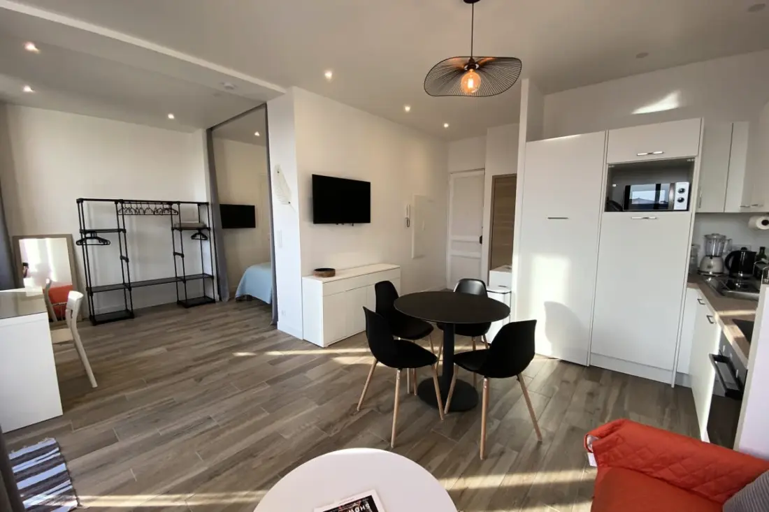 06cj: Gyönyörű apartman Au Coeur De Cannes