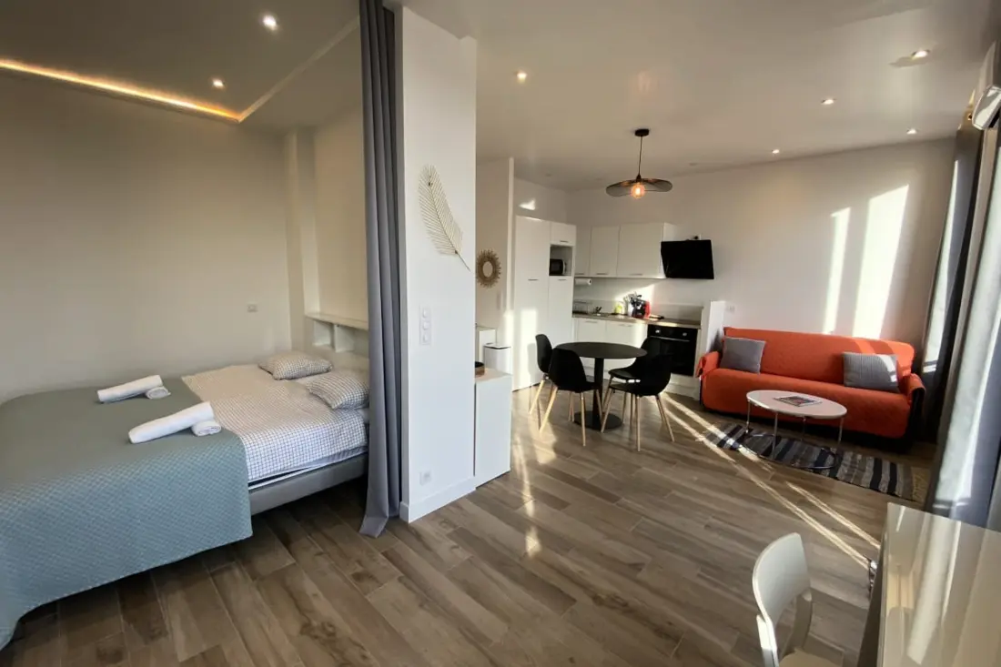 06cj: Gyönyörű apartman Au Coeur De Cannes