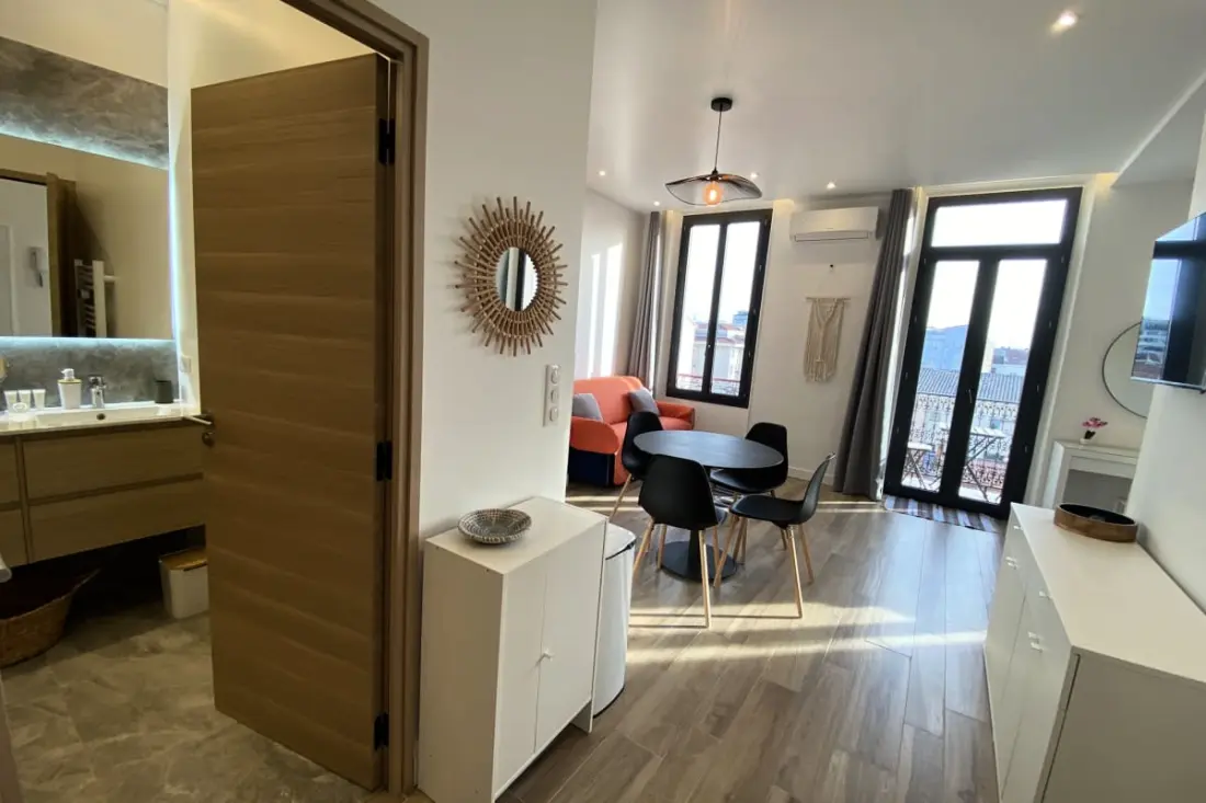 06cj: Gyönyörű apartman Au Coeur De Cannes