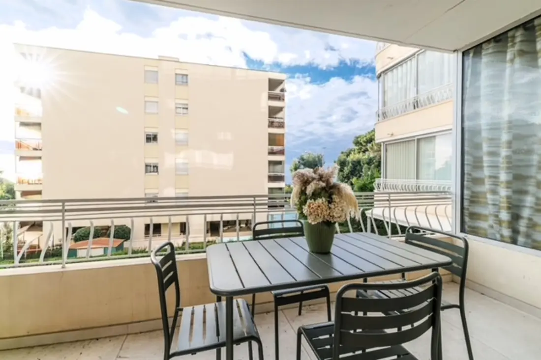Modern apartman Cannesban, 6 ember