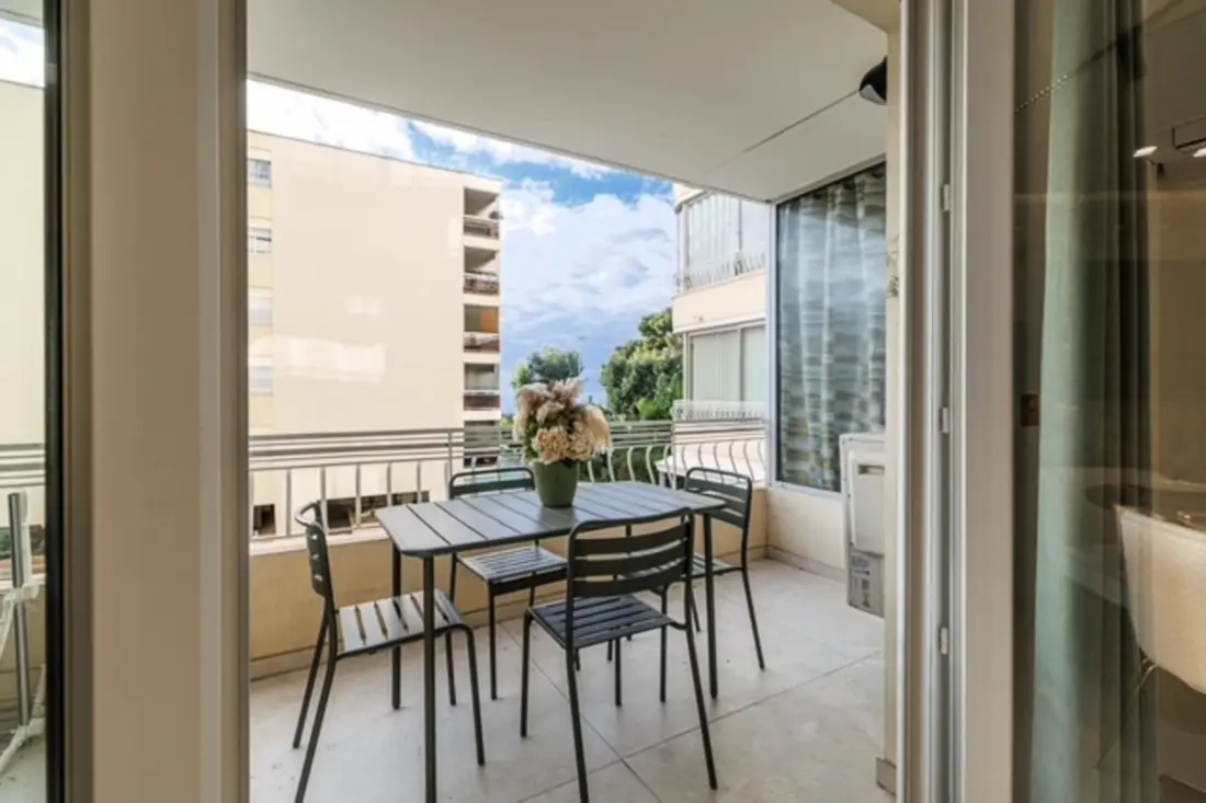 Modern apartman Cannesban, 6 ember